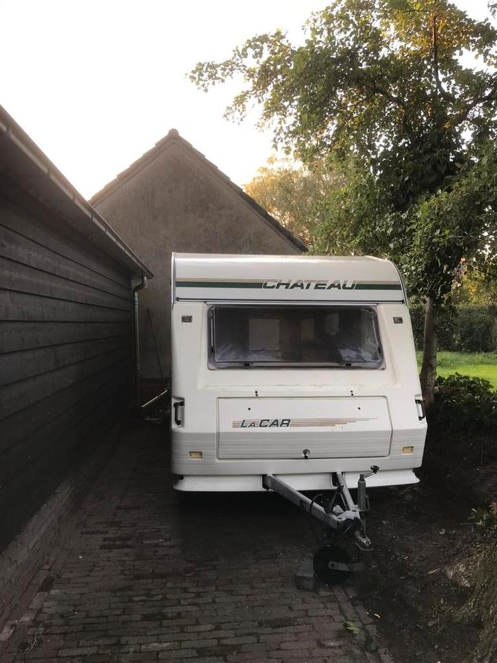 Caravan Chateau La Car 460, Caravans en Kamperen, Caravans, Particulier, tot en met 4, 500 - 750 kg, Standaardzit, Chateau, 2 aparte bedden