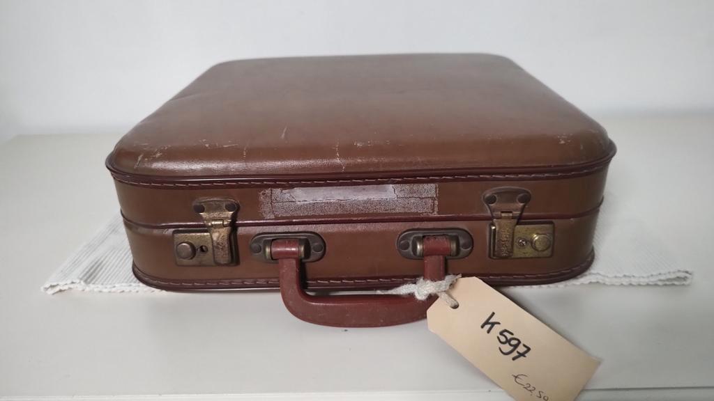 K597 VINTAGE stewardess koffer van geperst karton bruin, Overige materialen, Gebruikt, Onbekend, Minder dan 50 cm