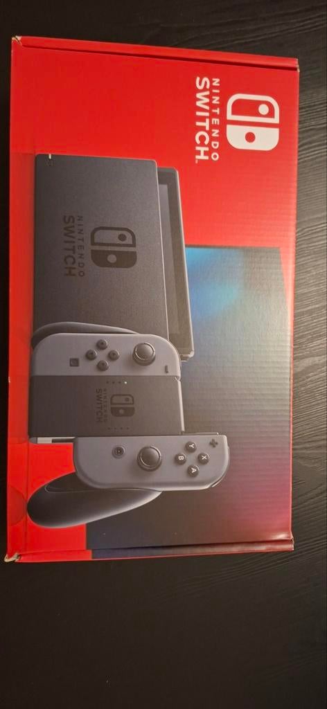 Nintendo switch - V1, Spelcomputers en Games, Spelcomputers | Nintendo Switch, Ophalen, Zo goed als nieuw, Met 2 controllers, Switch Original