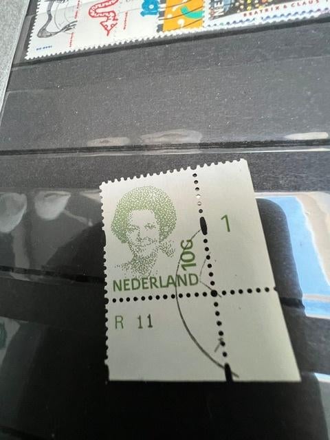 10 gulden beatrix gestempeld (1582) met etsing nr.R11, Postzegels en Munten, Postzegels | Nederland, Ophalen of Verzenden, Na 1940