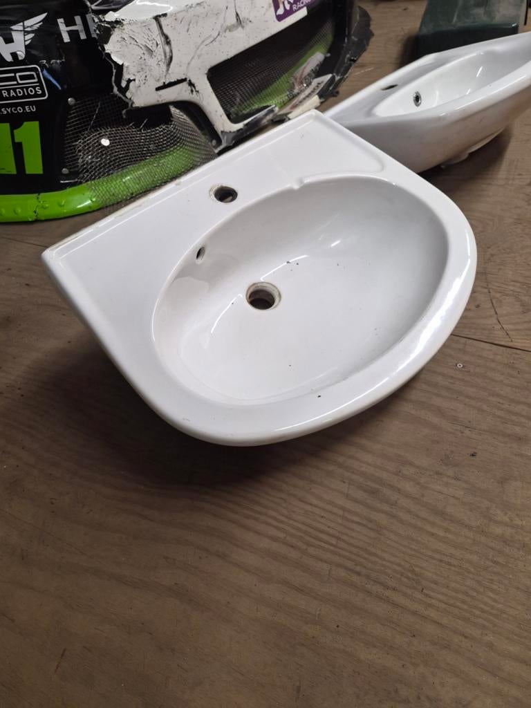 Witte wasbakken - Set van 2, Doe-het-zelf en Verbouw, Sanitair, Gebruikt, Wastafel, Steen, Ophalen