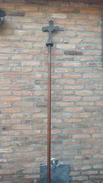Antiek kerk kruis op houten stok, Ophalen, Gebruikt