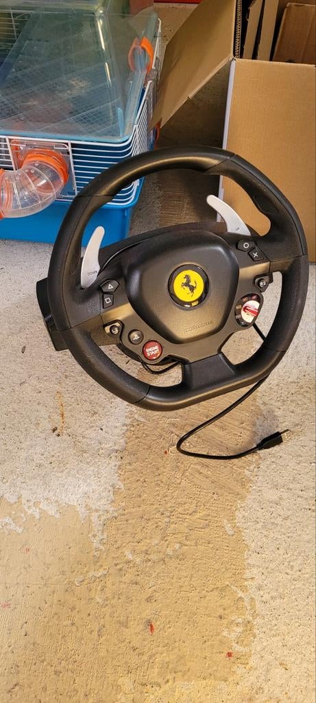 Thrustmaster Ferrari Racing Wheel, Spelcomputers en Games, Spelcomputers | Overige, Ophalen of Verzenden, Overige merken, Zo goed als nieuw