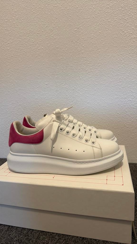 Alexander McQueen sneaker, Ophalen of Verzenden, Zo goed als nieuw, Wit, Sneakers of Gympen