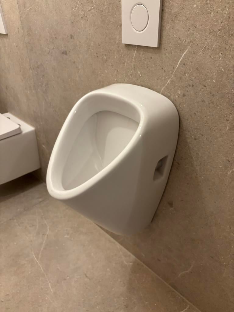 Nieuw urinoir met kleine beschadiging, Ophalen, Nieuw, Toilet