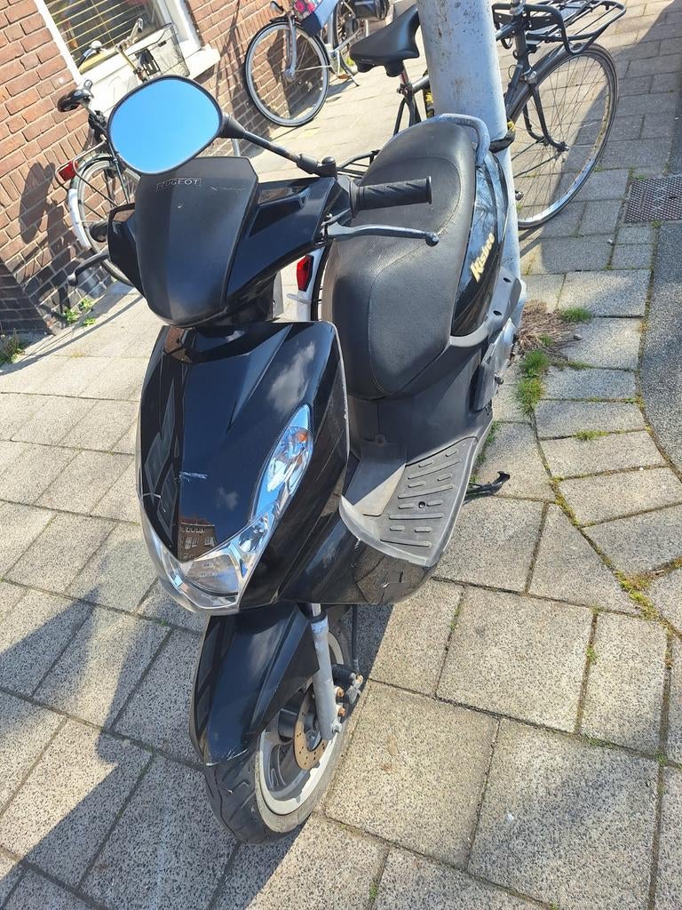 Kisbee scooter, Ophalen of Verzenden, Gebruikt, Benzine, Overige modellen