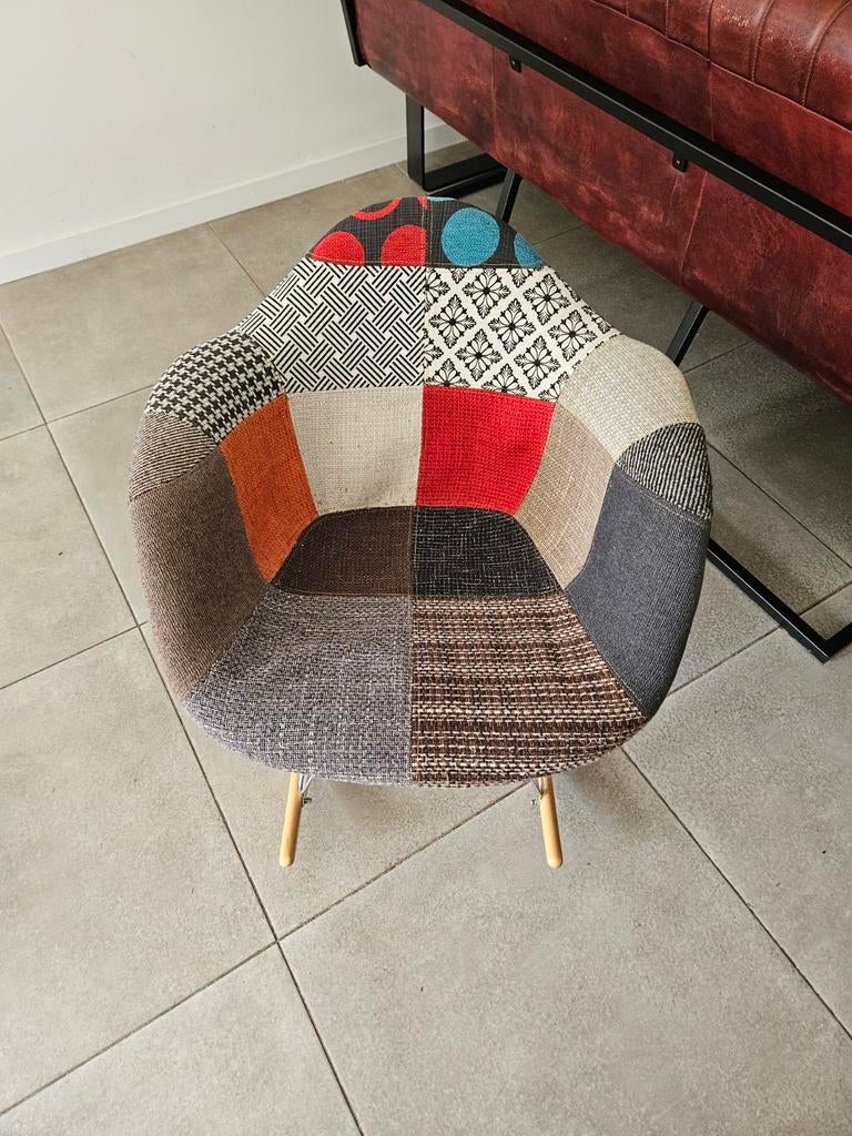 Kleurige schommelstoel, Ophalen, Zo goed als nieuw, Stof, Eén