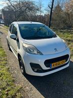 Peugeot 107 1.0 12V 5DR 2013 Wit apple carplay airco, 4 stoelen, Origineel Nederlands, Bedrijf, Handgeschakeld