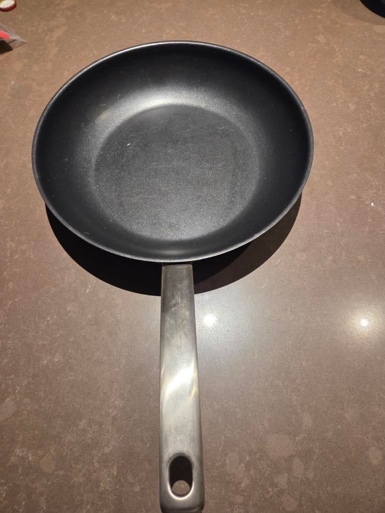 Gebruikte koekenpan met antiaanbaklaag, Ophalen, Gebruikt, Aluminium, Koekenpan of Braadpan