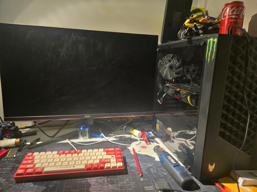 Mooie game pc setup, Computers en Software, Desktop Pc's, Gebruikt, 3 tot 4 Ghz, SSD, 32 GB, Met videokaart, Met monitor, Gaming