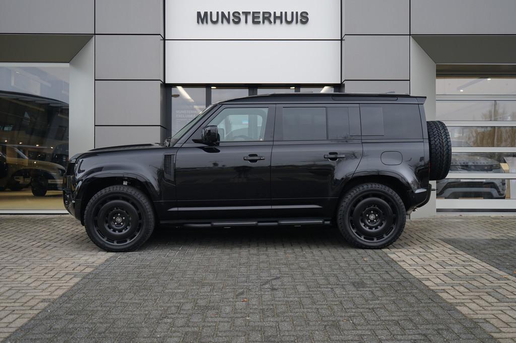 Land Rover Defender 110 2.0 P300e 110 X-Dynamic SE | Schuif/, Auto's, Land Rover, Automaat, 12 maanden, Gebruikt, 38 km/l