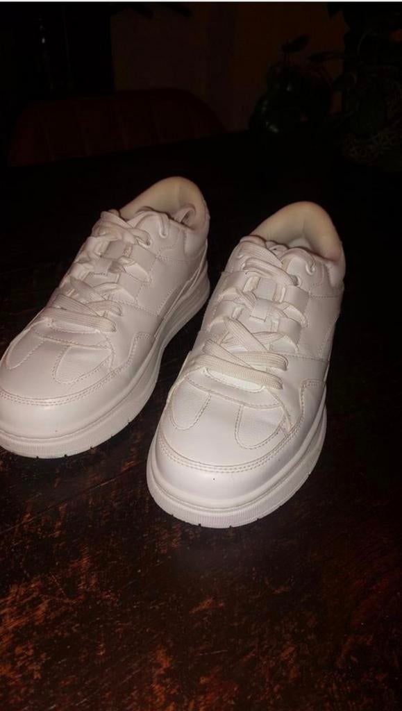 Witte Zara Sneakers - Maat 43, Zara, Wit, Ophalen of Verzenden, Sneakers of Gympen