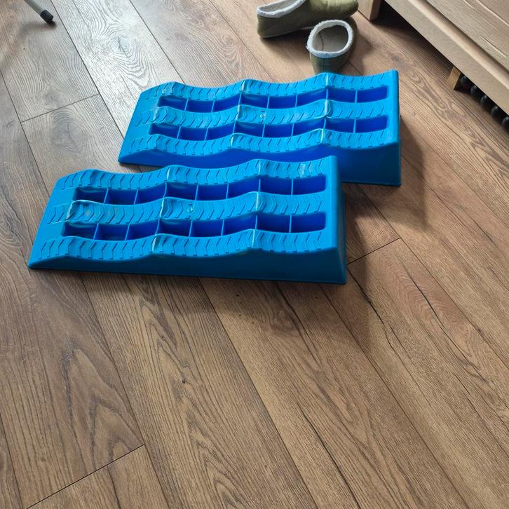 Oprijblokken voor camper of caravan - set van 2, Caravans en Kamperen, Camper-accessoires, Gebruikt, Ophalen of Verzenden