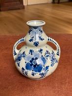 Klein handgemaakt Delfts Blauw vaasje, Regina, Ophalen of Verzenden