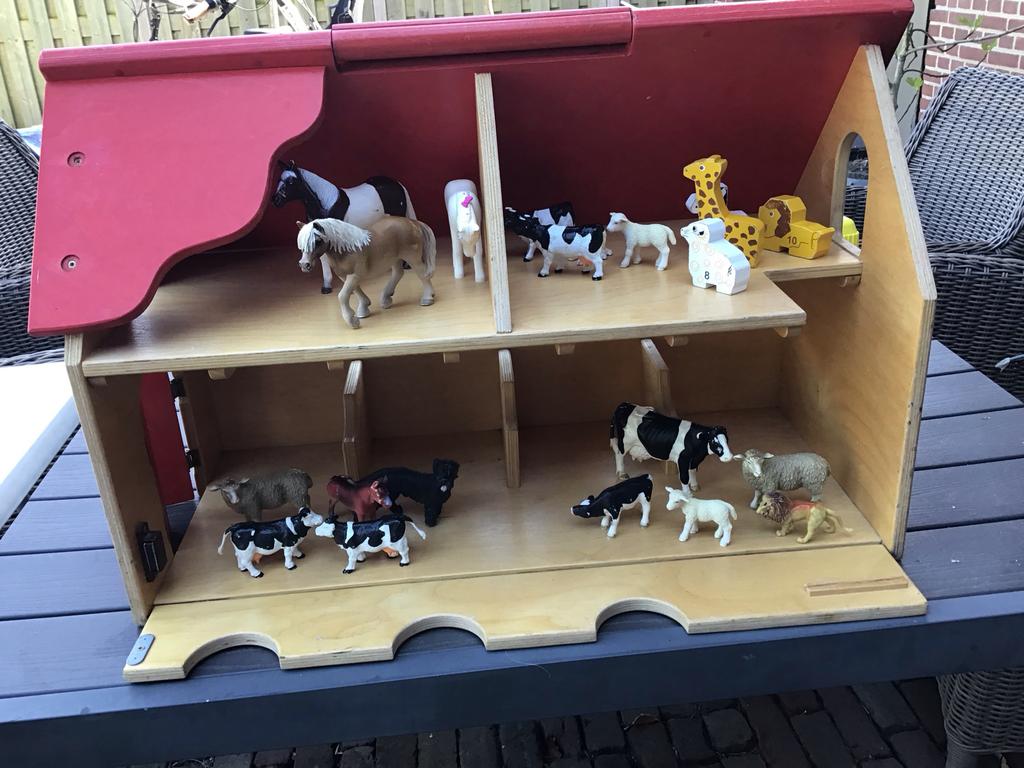 Houten speelboerderij van Van Dijk met boerderijdieren, Kinderen en Baby's, Speelgoed | Houten speelgoed, Ophalen, Zo goed als nieuw