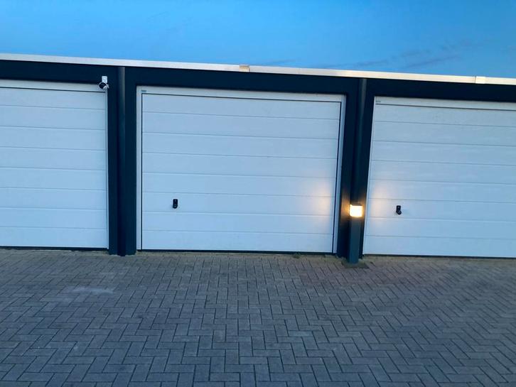 Zo goed als nieuwe garagebox te koop in Swifterbant, Zakelijke goederen, Overige Zakelijke goederen, Ophalen