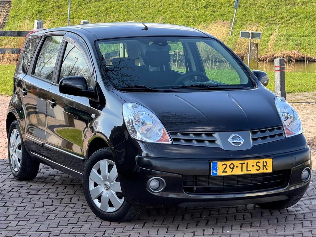 Nissan Note 1.6 16V AUTOMAAT 2006 Zwart, Auto's, Nissan, 750 kg, 4 cilinders, Particulier, 1598 cc