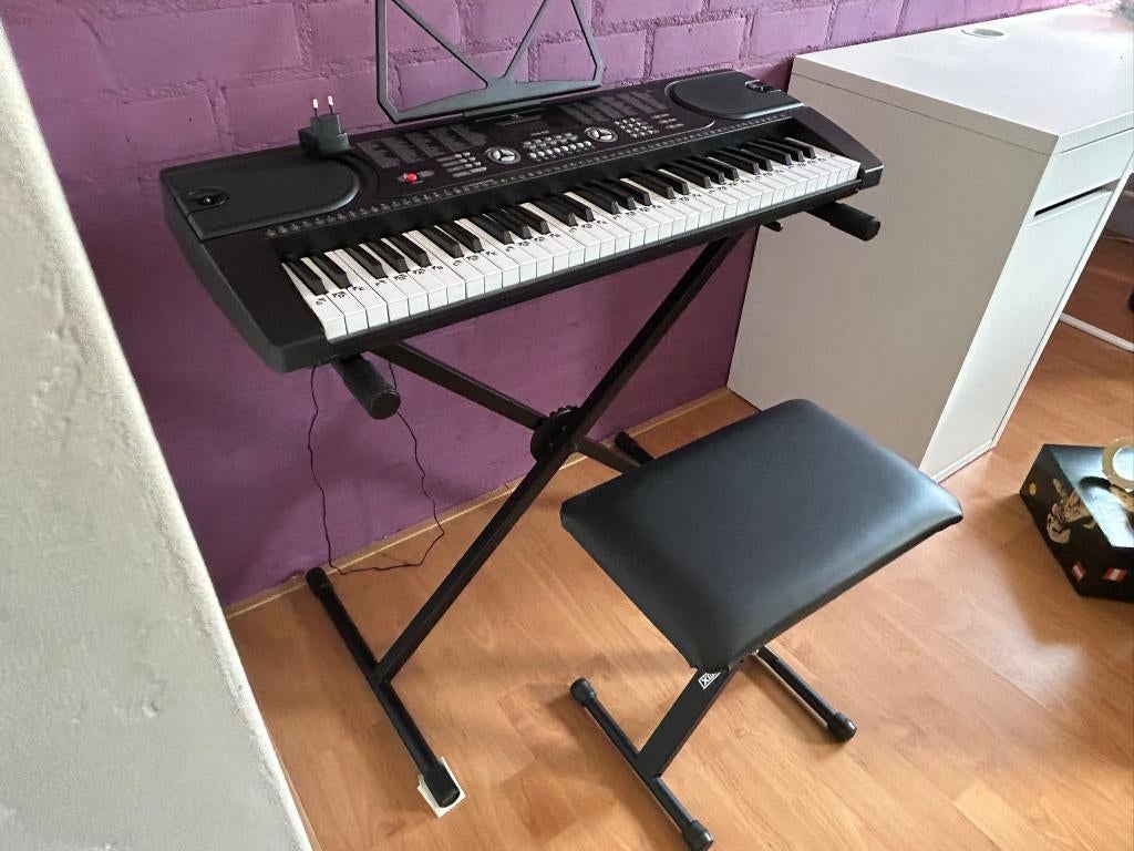 Keyboard + krukje, 61 toetsen, Zo goed als nieuw, Met standaard, Ophalen