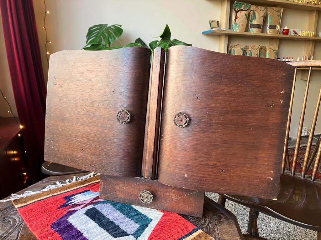 Prachtig houten wandkastje in de vorm van een boek, Ophalen