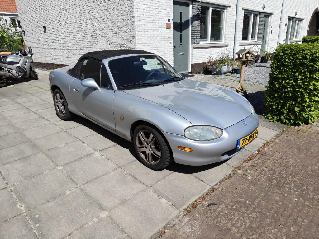 Mazda MX-5 1.6 I 1999 Grijs, Auto's, 40 €/maand, Zwart, 4 cilinders, Cabriolet