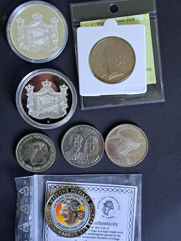 Lotje penningen Nederlands Koningshuis, Postzegels en Munten, Ophalen of Verzenden, Overige materialen, Nederland