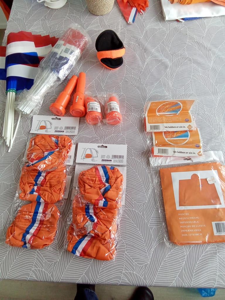 Veel oranje spullen nieuw, Hobby en Vrije tijd, Feestartikelen, Ophalen, Zo goed als nieuw, Versiering, Oranje of Koningsdag