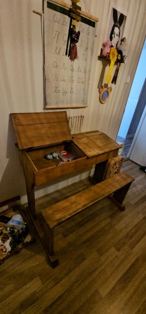 Oud schoolbankje / lessenaar met bankje - Bijna antiek, Antiek en Kunst, Ophalen of Verzenden