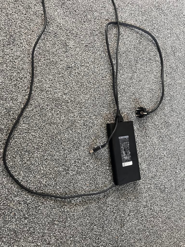 Dell laptop met oplader - Goede staat, Computers en Software, Windows Laptops, Gebruikt, 2 tot 3 Ghz, Qwerty, Ophalen of Verzenden