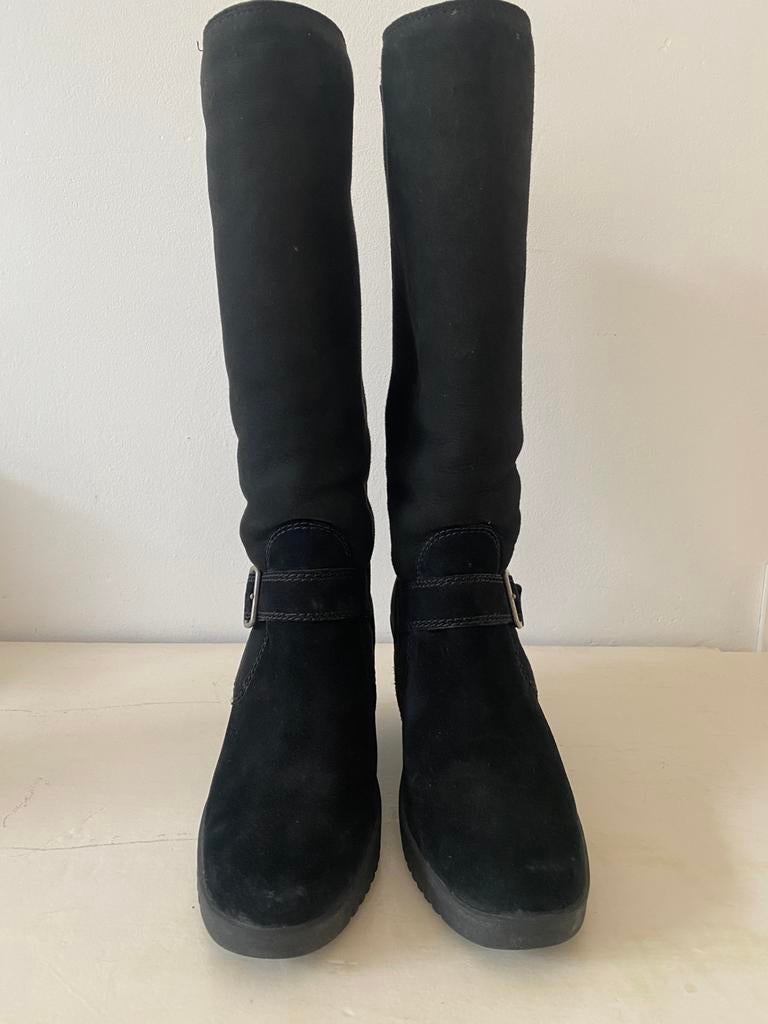 Ugg Giselle wedges sleehak laarzen NIEUW, Kleding | Dames, Schoenen, Hoge laarzen, Zwart, Nieuw, Ophalen of Verzenden