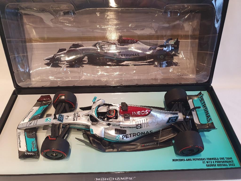 George Russell Mercedes-AMG F1 Team W13 2022 1:18 Minichamps, Hobby en Vrije tijd, Modelauto's | 1:18, Nieuw, Auto, MiniChamps