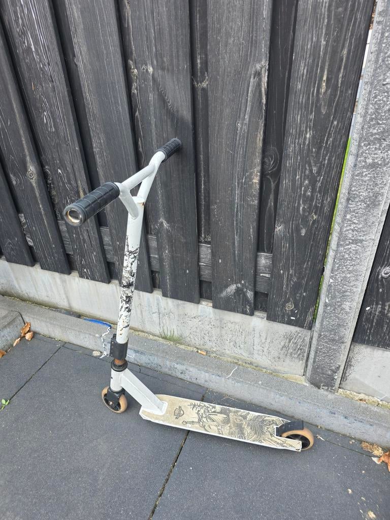 Stuntstep met uniek design - Gebruikt, Fietsen en Brommers, Steps, Ophalen of Verzenden, Gebruikt, Gewone step, Onbekend