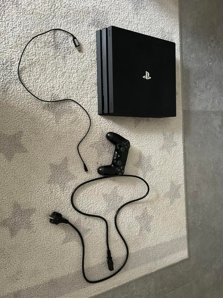 PlayStation 4 Pro met 1 controller en kabels, Ophalen, Gebruikt, Met 1 controller, Pro