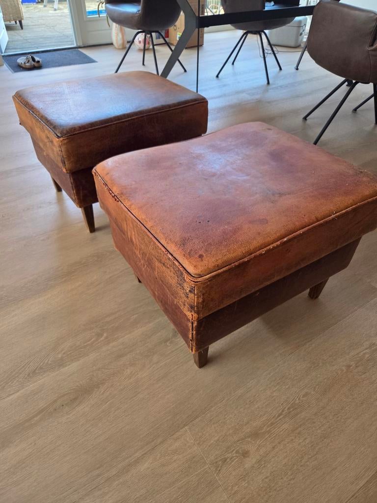 2x schapenleer hocker / poef, Ophalen, Vierkant, 75 tot 100 cm, 75 tot 100 cm