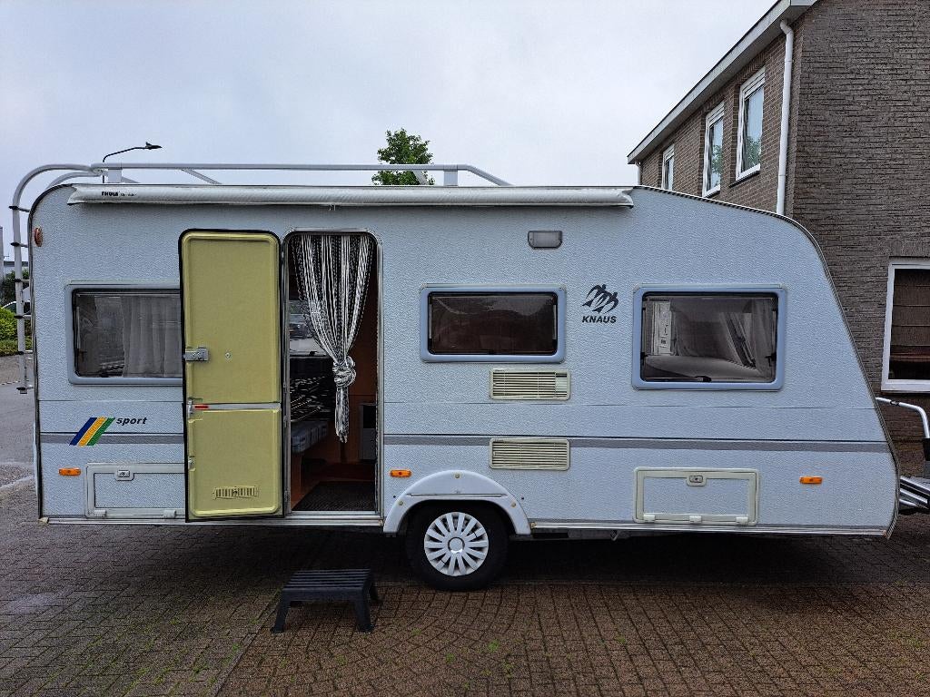 Te koop mooie Knaus Sport 450 TK, Rondzit, Particulier, 4 tot 5 meter, Knaus