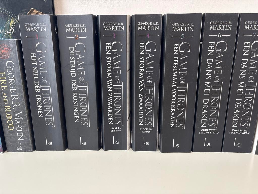 Game of Thrones boekenreeks (NL) + Fire and Blood (EN), Boeken, Ophalen, Gelezen