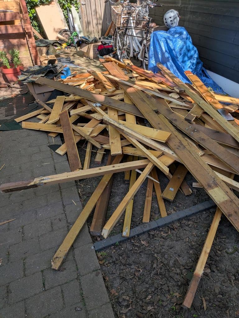 Gratis af te halen: schuur afgebroken. Goed voor kampvuuhout, Tuin en Terras, Haardhout, Minder dan 3 m³, Ophalen