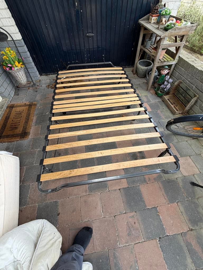 Logeerbed breed, Huis en Inrichting, Slaapkamer | Matrassen en Bedbodems, Ophalen, Eenpersoons, 190 cm of minder, Zo goed als nieuw