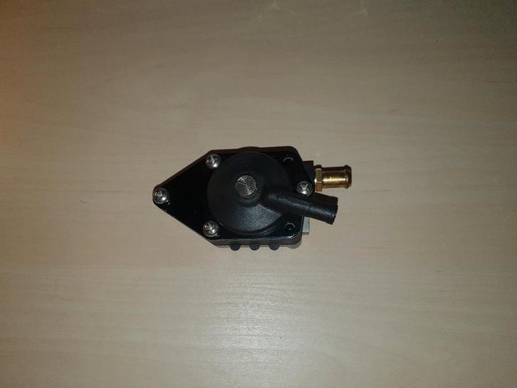 Brandstofpomp Johnson Evinrude 20-140 pk 438556, Watersport en Boten, Accessoires en Onderhoud, Nieuw, Motor en Techniek, Ophalen of Verzenden