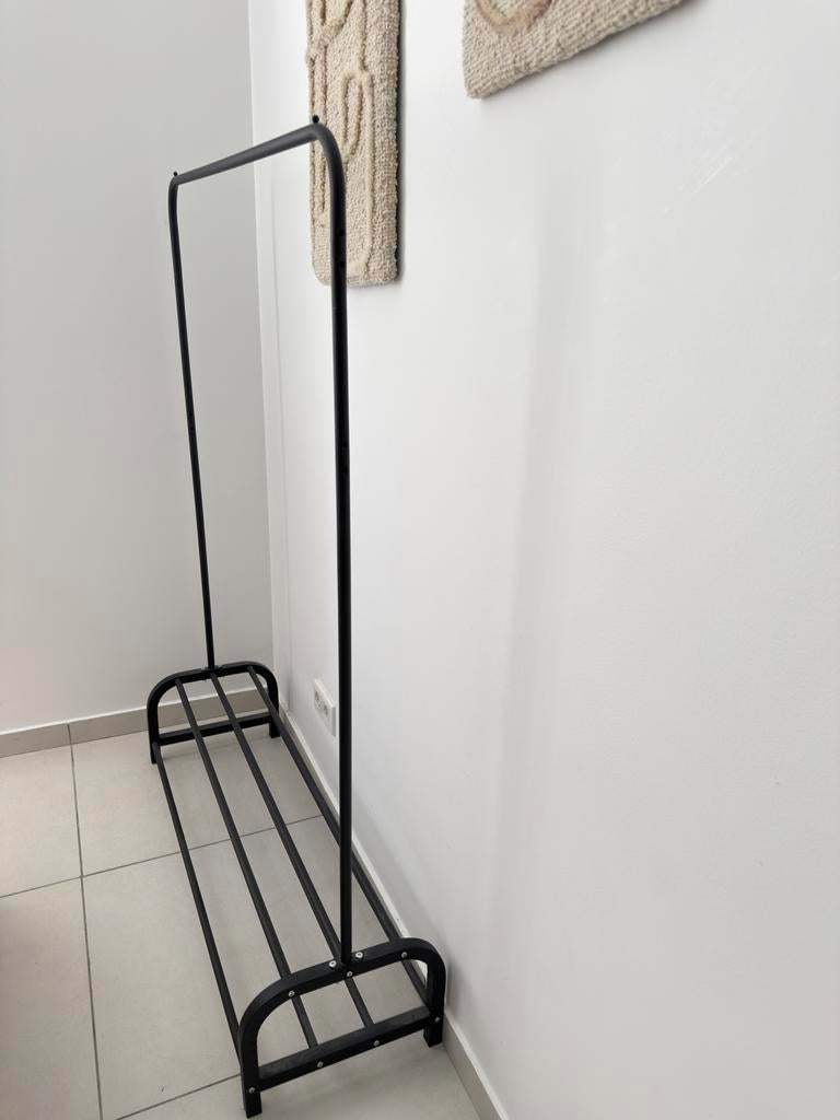 Zwarte metalen kledingrek met schoenenrek, Ophalen of Verzenden, Gebruikt