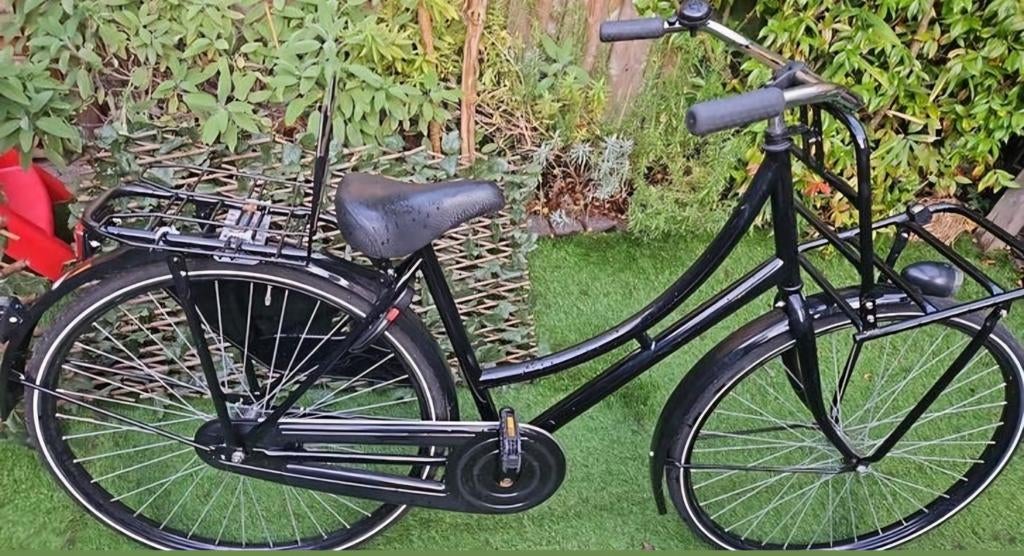 Zwarte stadsfiets met voordrager en bagagedrager, Overige merken, Velgrem, Ophalen of Verzenden, 53 tot 56 cm