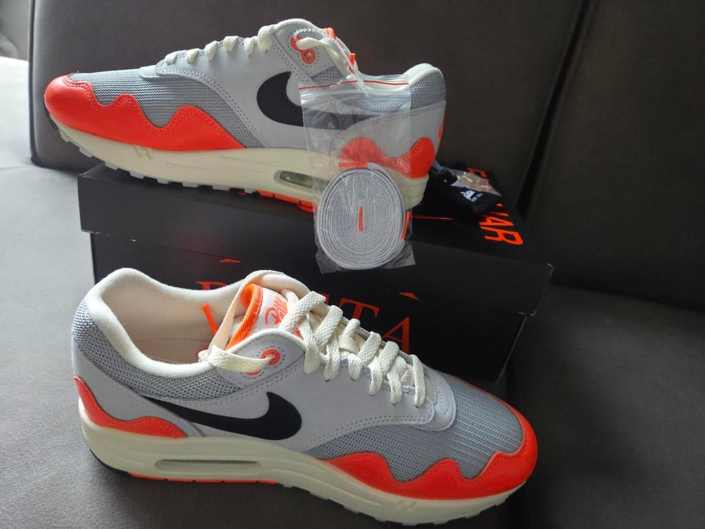 Patta x Nike Air Max 1 Hyper Crimson maat 43, Kleding | Heren, Schoenen, Ophalen of Verzenden