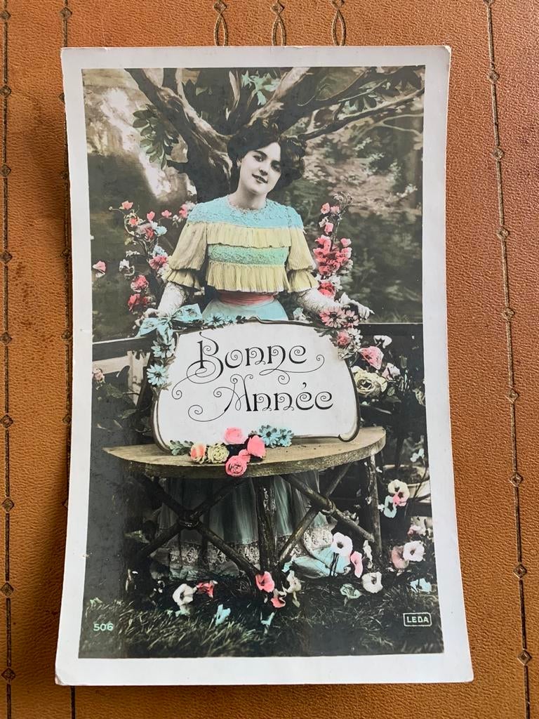 Bonne Année - Dame met bloemen, Verzamelen, Ansichtkaarten | Themakaarten, Ophalen of Verzenden, Voor 1920, Gelopen, Feest(dag)