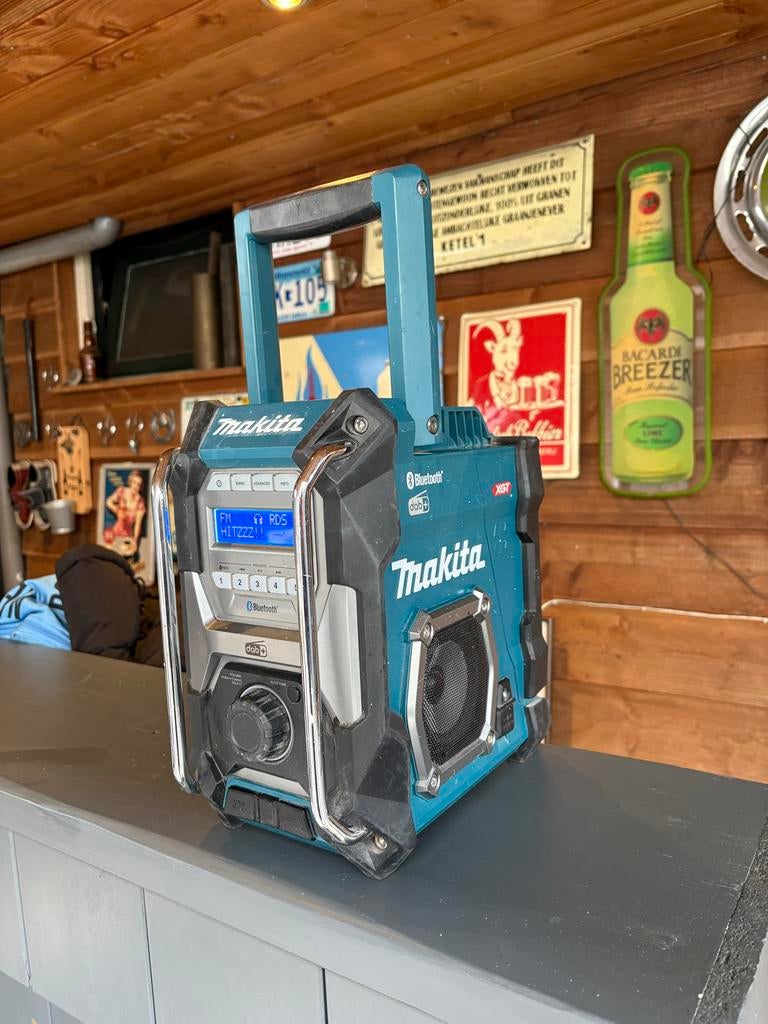 Makita MR004G Bouwradio DAB+ Bluetooth Accu/Netstroom, Audio, Tv en Foto, Radio's, Ophalen of Verzenden, Zo goed als nieuw, Bouwradio