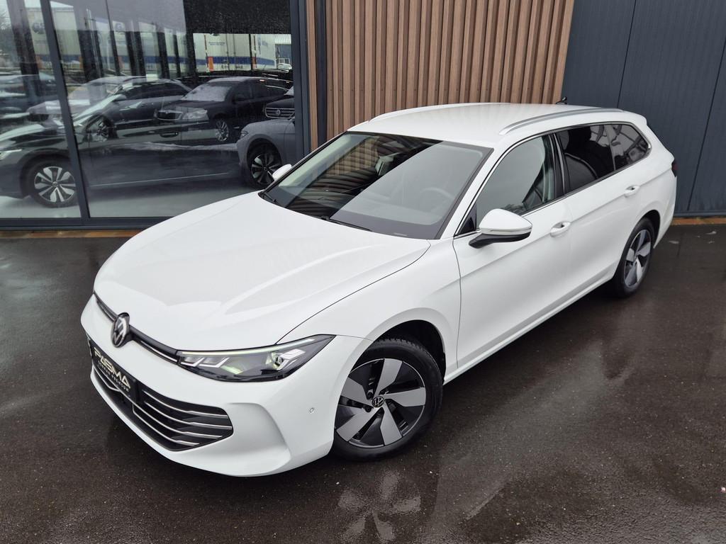 Volkswagen Passat Variant 1.5 eTSI Business | BTW | Virtual, 4 cilinders, 150 pk, Wit, Leder