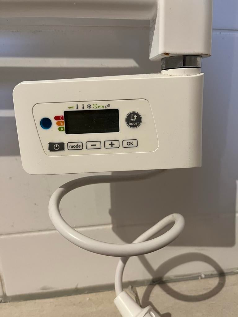 Elektrische radiator badkamer 48x153 cm, z.g.a.n., Ophalen, 500 tot 800 watt, Radiator, Minder dan 60 cm