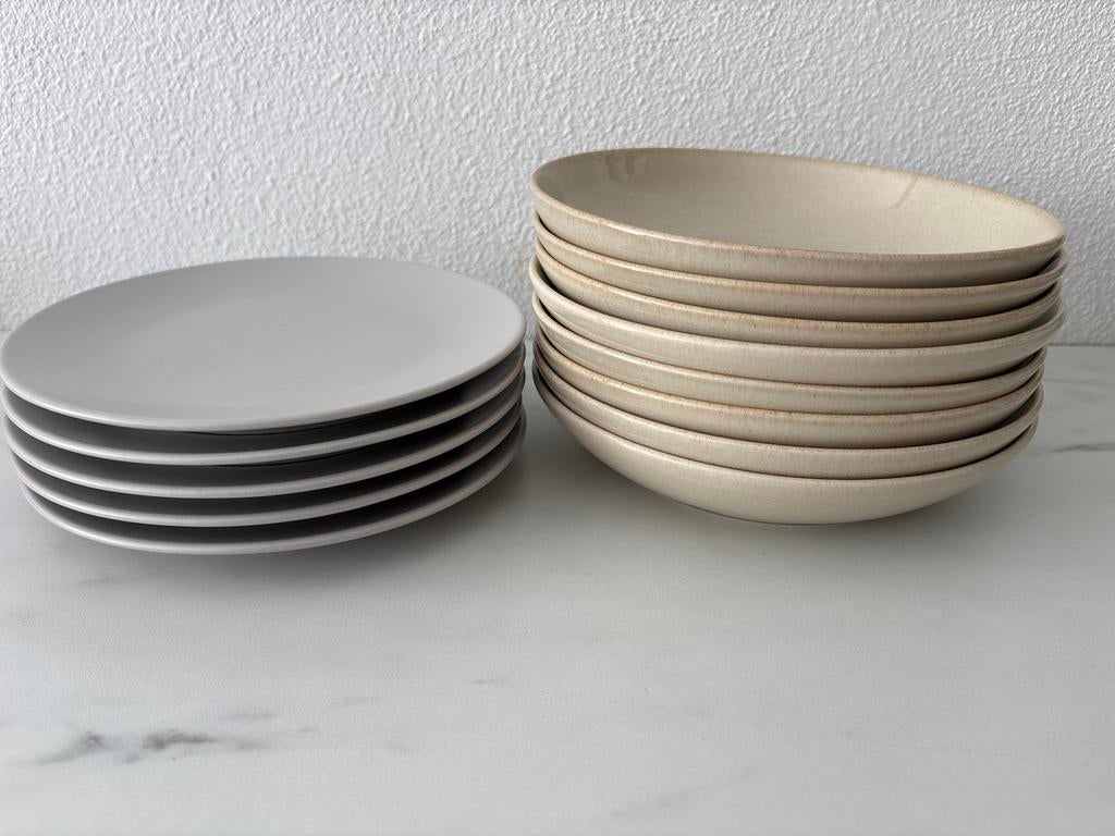 13 borden: 5x IKEA grijs, 8x Maria beige - Zo goed als nieuw, Ophalen, Keramiek, Zo goed als nieuw, Bord(en)