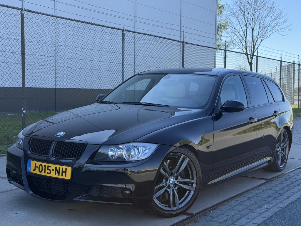 BMW 3 Serie Touring 335i 350PK+ M-Sport / Alcantara / M-Edit, Auto's, BMW, Automaat, Gebruikt, Zwart, 93 €/maand