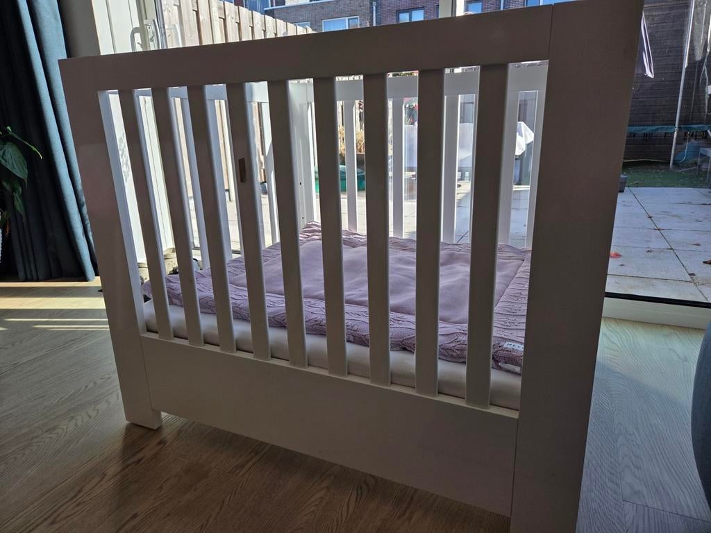 Witte box inclusief matras, Ophalen, Gebruikt, Vierkant