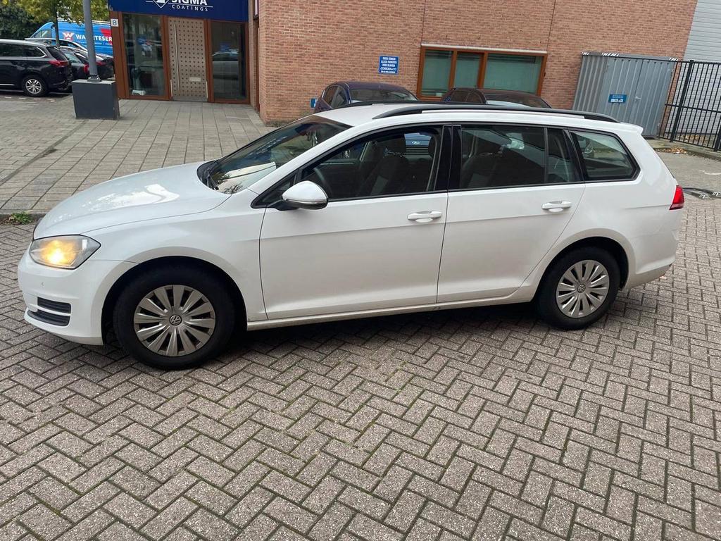 Volkswagen Golf 1.6 TDI taxi klaar, 4 cilinders, 700 kg, Wit, Origineel Nederlands