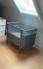 Grijs Sebra ledikant en commode (incl matras). Prijs totaal, Ophalen, Gebruikt, 50 tot 70 cm, 75 tot 100 cm